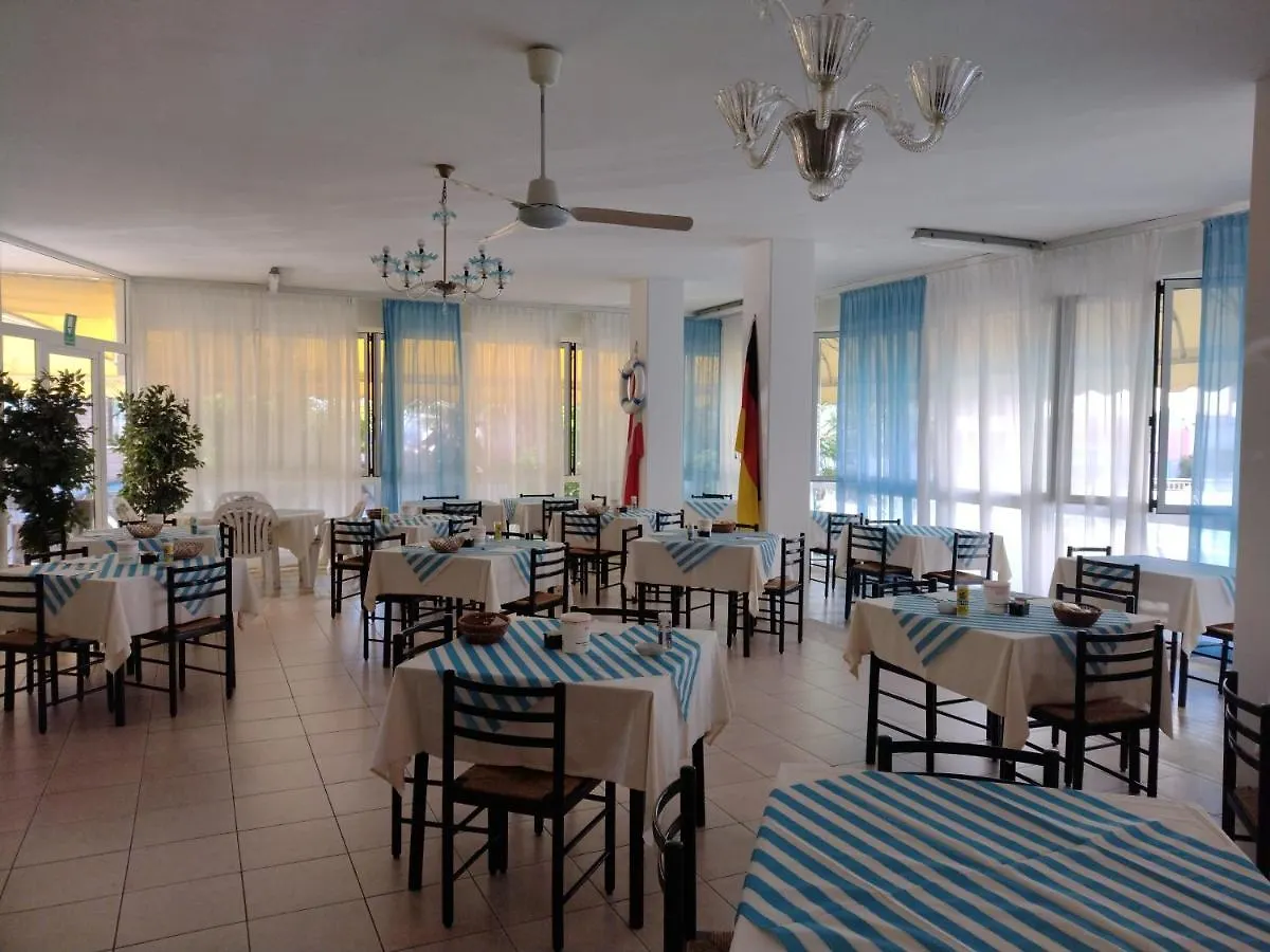 Hotel Halifax Лидо-ди-Езоло