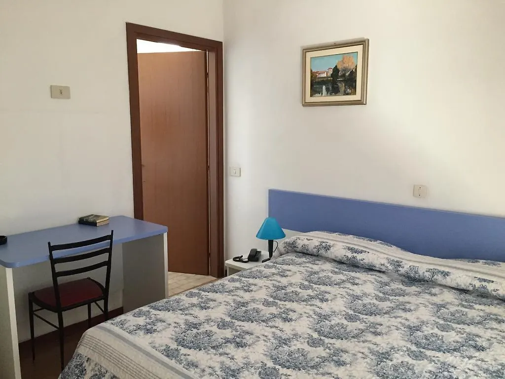 Hotel Halifax Лидо-ди-Езоло