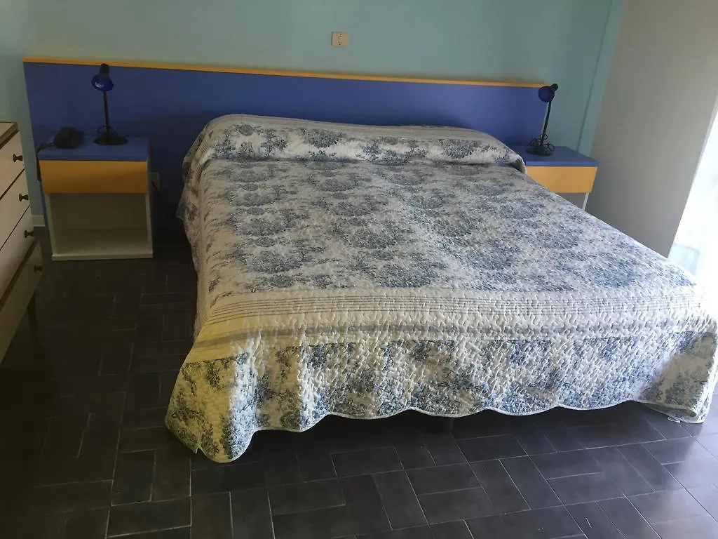 Hotel Halifax Лидо-ди-Езоло