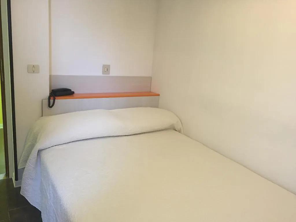 Hotel Halifax Лидо-ди-Езоло Италия