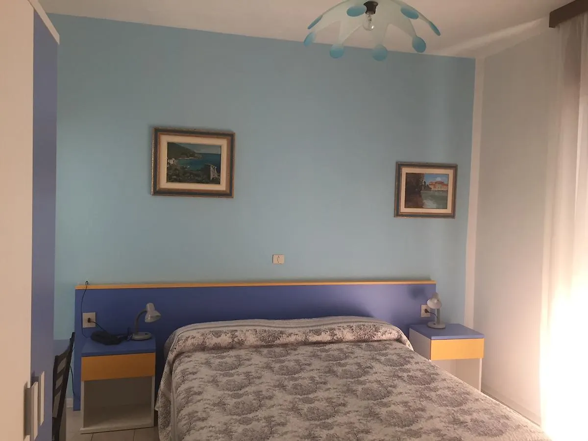 Hotel Halifax Лидо-ди-Езоло